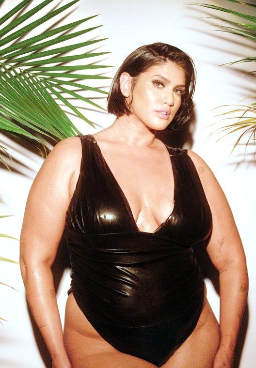 Plus Valencia One Piece: Black Metallic